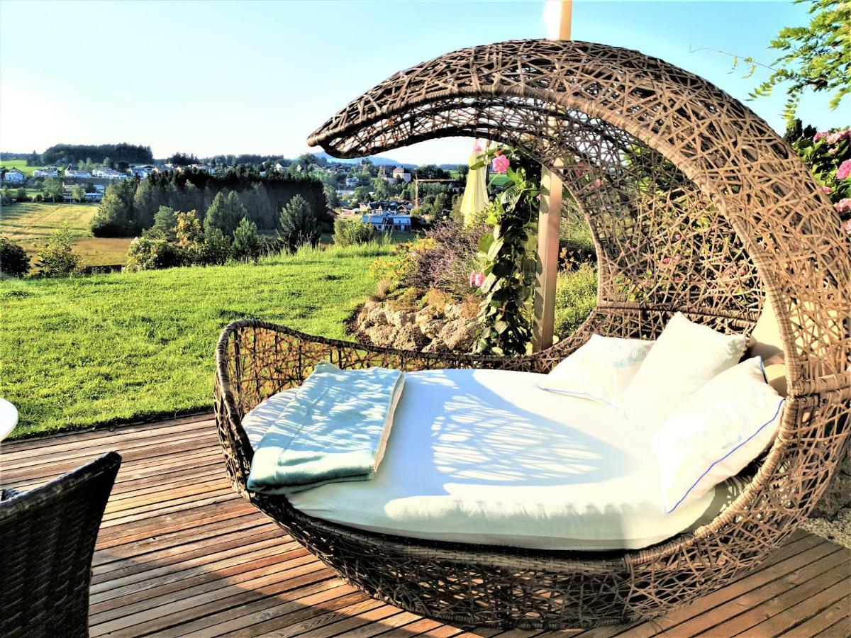 Haus Am Weinberg II Daire Seekirchen am Wallersee Dış mekan fotoğraf